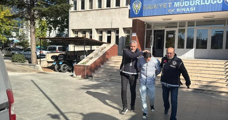 34 suç kaydı bulunan şüpheli genç genci boynundan bıçakladı