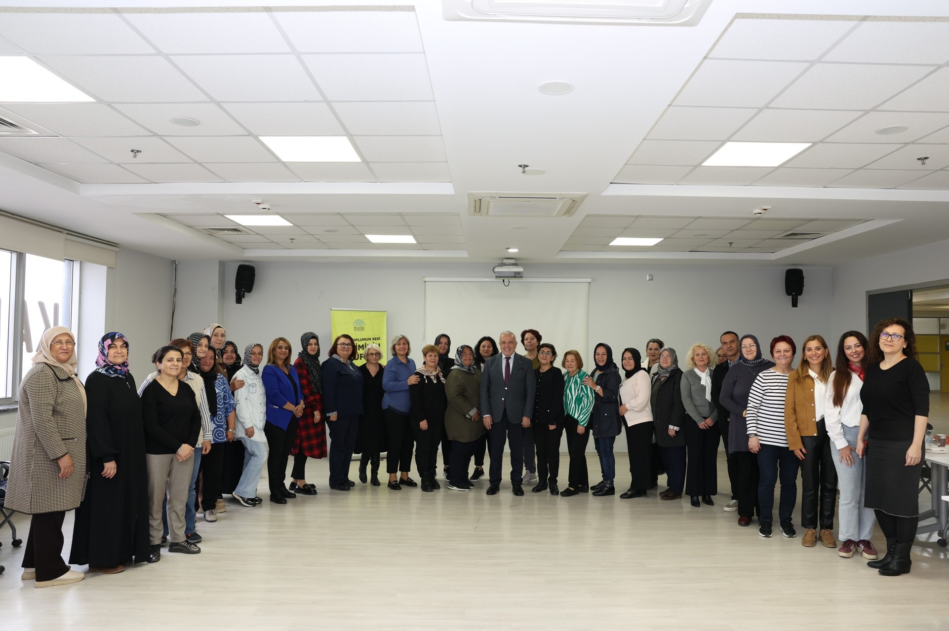 Başkan Şadi Özdemir’den kadınlara: “Birlikte güçlü olun” mesajı