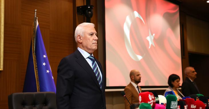 Bursa Büyükşehir Belediye Meclisi’nden şehitlere saygı duruşu