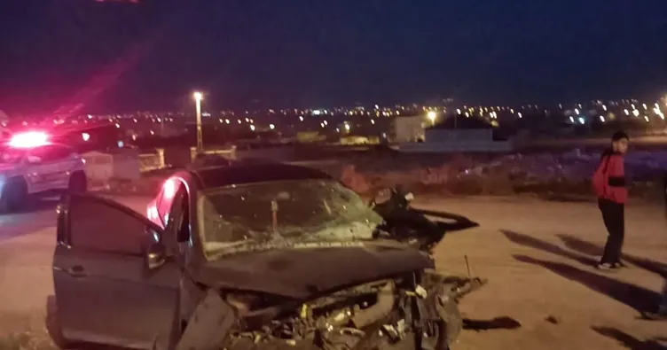 Elazığ’da otomobil traktöre çarptı: Savrulan araç 60 yaşındaki yayayı hayattan kopardı