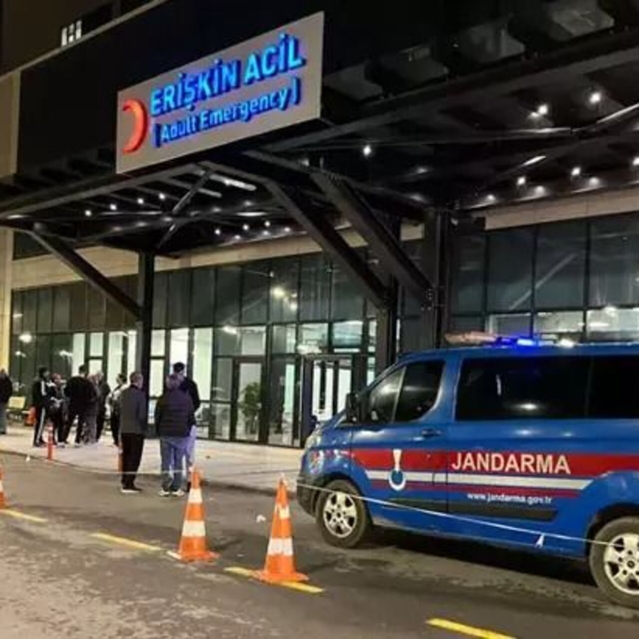 Eşini öldürüp intihar etti