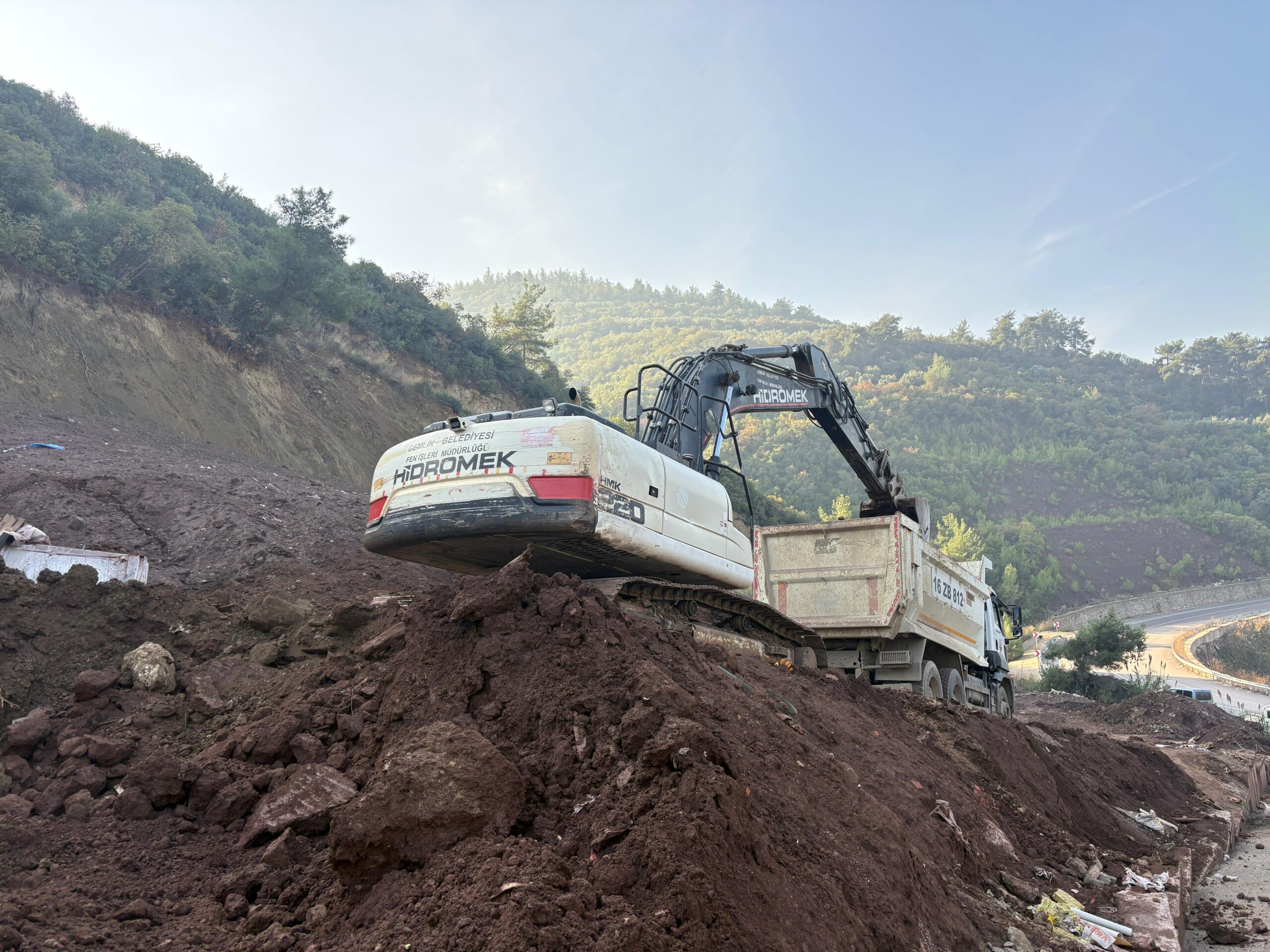 Gemlik Belediyesi’nden Kurşunlu’da Yeni Yol Çalışması