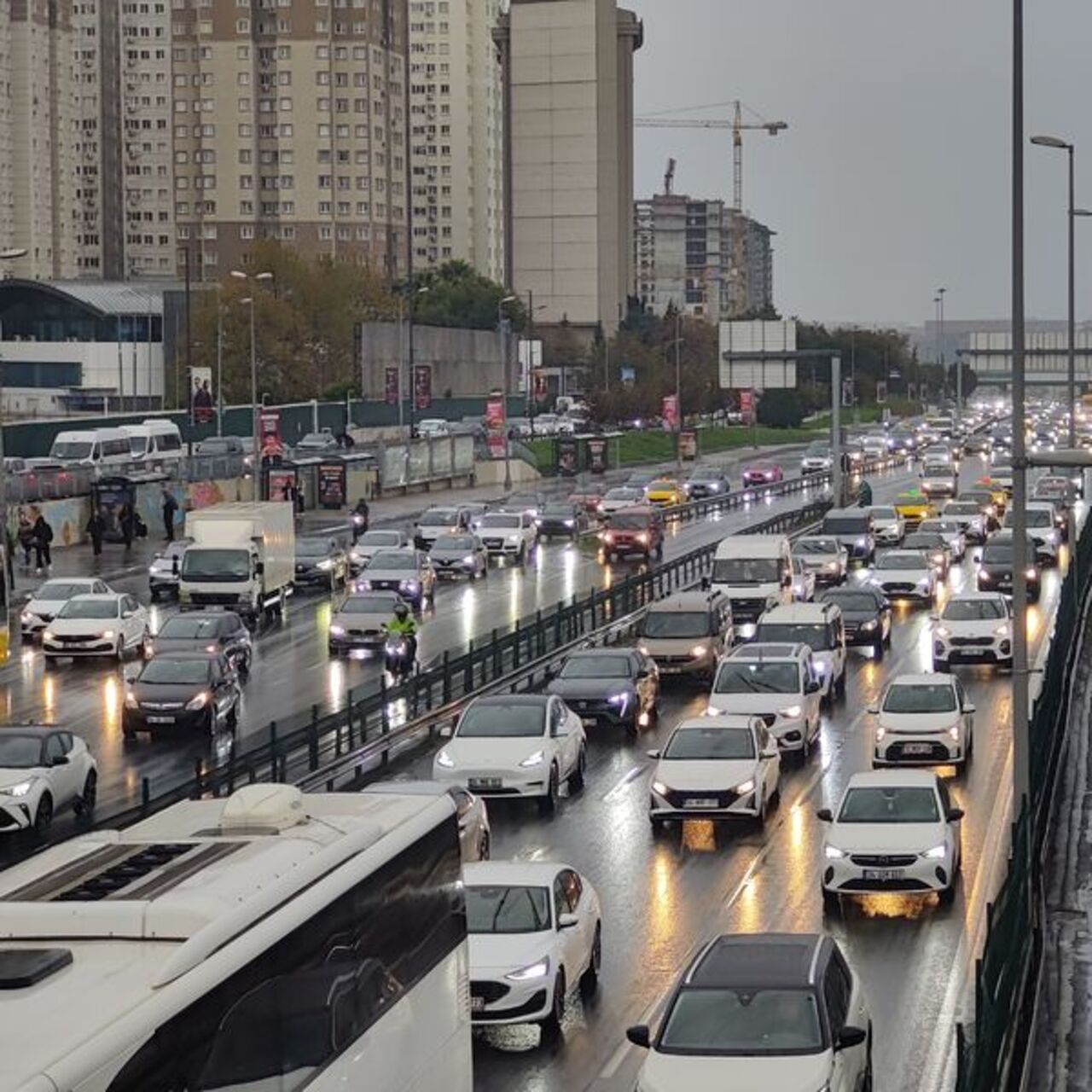 İstanbul’da sağanak ve trafik!