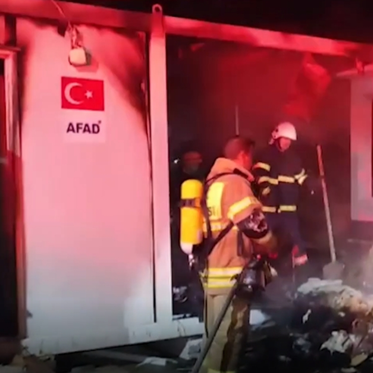 Konteynerde kahreden yangın! Yaşlı kadın öldü