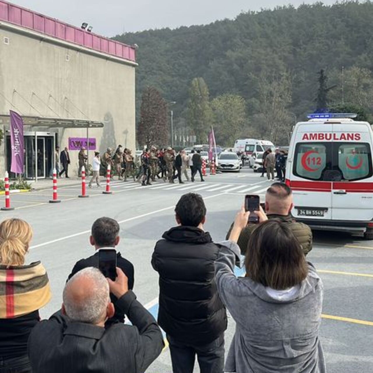 Oyuncak silahla beIN Sports binasına baskın
