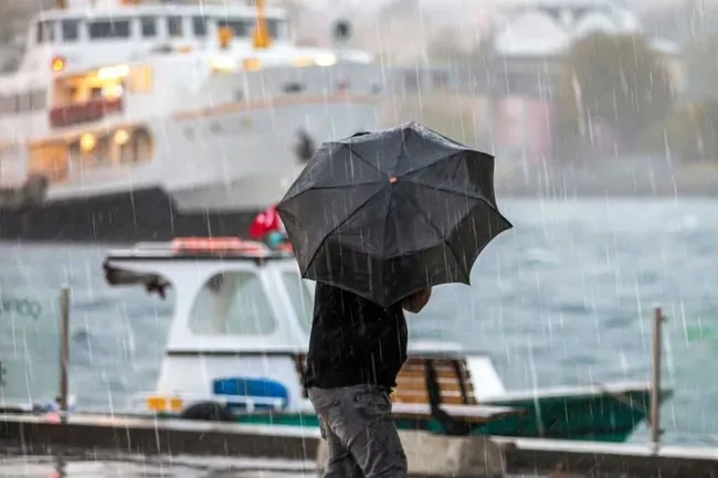 son-dakika-meteorolojiden-turuncu-ve-sari-kodlu-uyari-istanbul-dahil-8-il-icin-alarm-verildi-o-gune-dikkat-1764405125528.jpeg