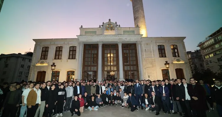 TÜGVA’lı gençler sabah namazında buluştu