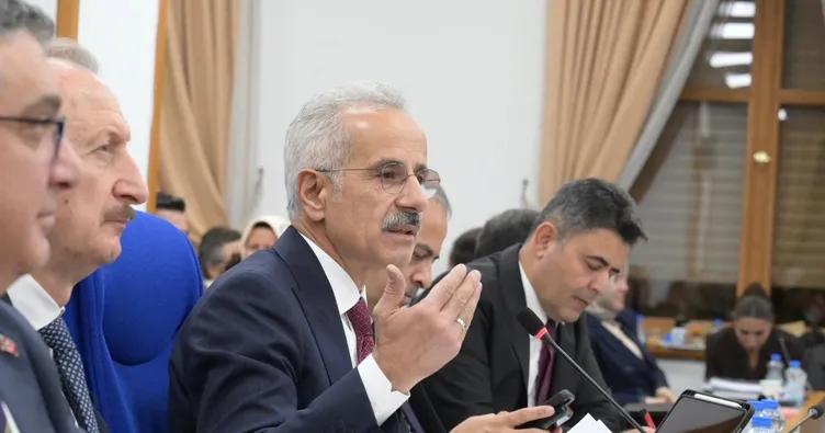 Ulaşıma 605 milyar TL’lik bütçe! Bakan Uraloğlu: 2026 demir yolu yılı olacak