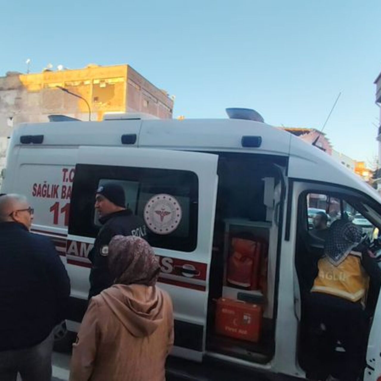 ‘Yan baktın’ deyip bıçakladı