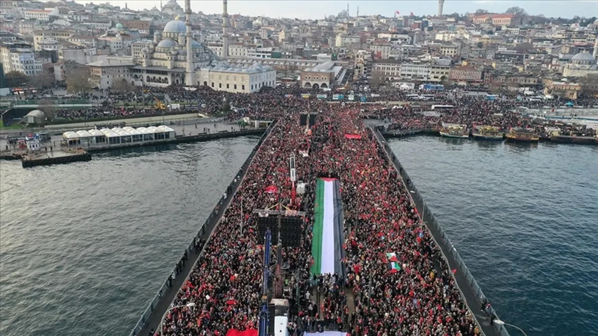 1 Ocak’ta binlerce vatandaş Gazze için Galata Köprüsü’nde buluşacak
