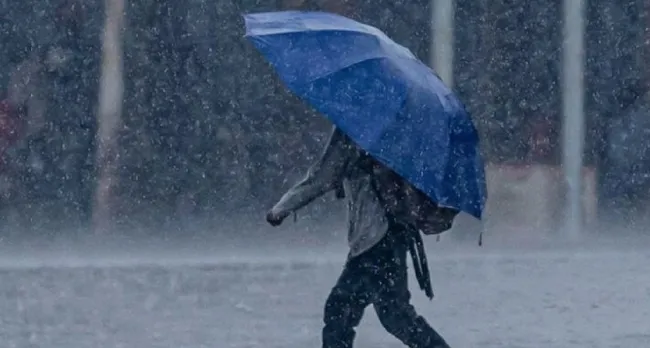 son-dakika-meteoroloji-uyardi-kuvvetli-saganak-yagis-kapida-o-tarihlerde-semsiyesiz-disari-cikmayin-1764742245372.jpg (1095×587)