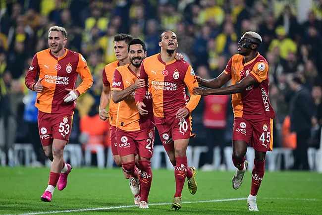 canli-galatasarayin-konugu-samsunspor-okan-burukun-11-tercihi-belli-oldu-1764945587592.jpg