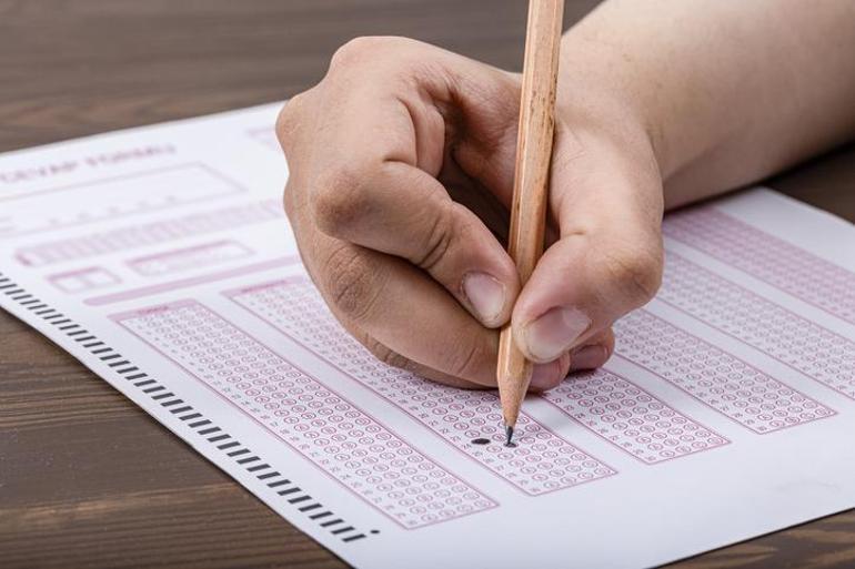 AÖF SINAV SORULARI VE CEVAP ANAHTARI 2025 | Güz dönemi AÖF ara sınavı soruları ve cevapları ne zaman açıklanacak