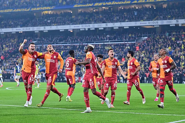 canli-galatasaray-antalyaspor-deplasmaninda-okan-burukun-ilk-11-tercihi-belli-oldu-1765636085365.jpg