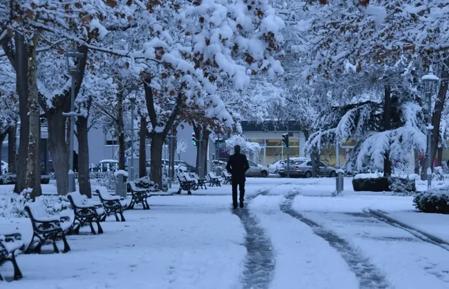 son-dakika-meteorolojiden-sari-kodlu-uyari-kara-kis-kapida-zemheri-soguklari-basliyor-tam-40-gun-surecek-1766299859051.jpg (1035×667)