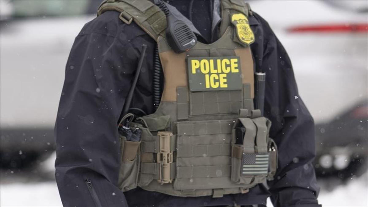 ABD’de ICE memurlarının üzerine doğru araç süren göçmen vurularak yaralandı