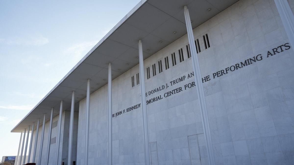 ABD’deki kurumların adı birer birer ‘Trump’ ile değişiyor