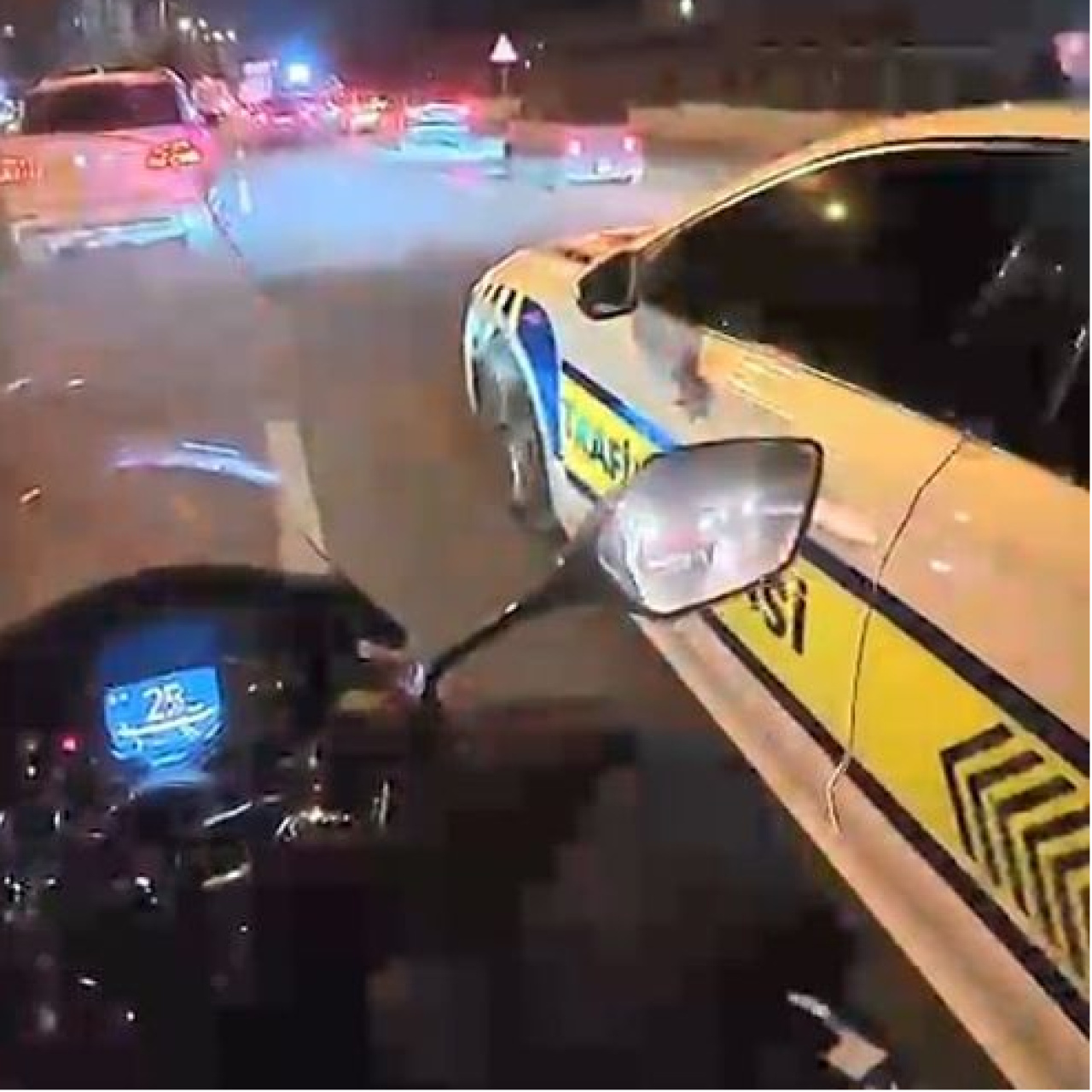 Ambulansa yolu motokurye açtı