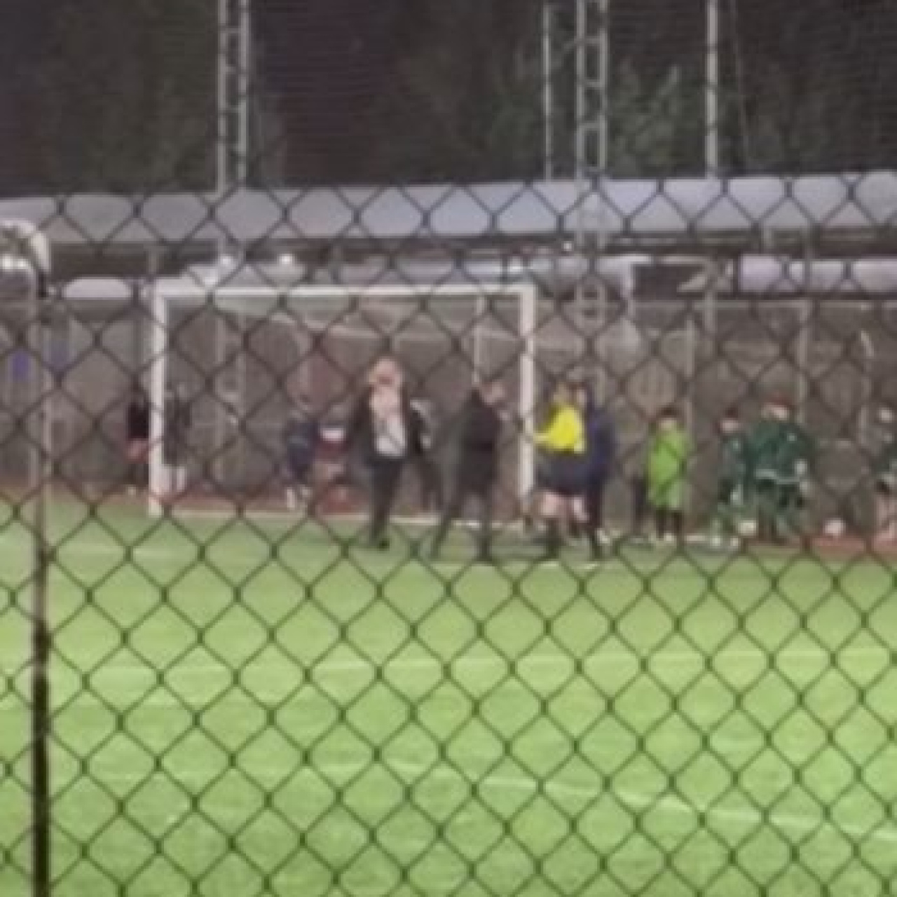 Antrenörden kadın hakeme saldırı!