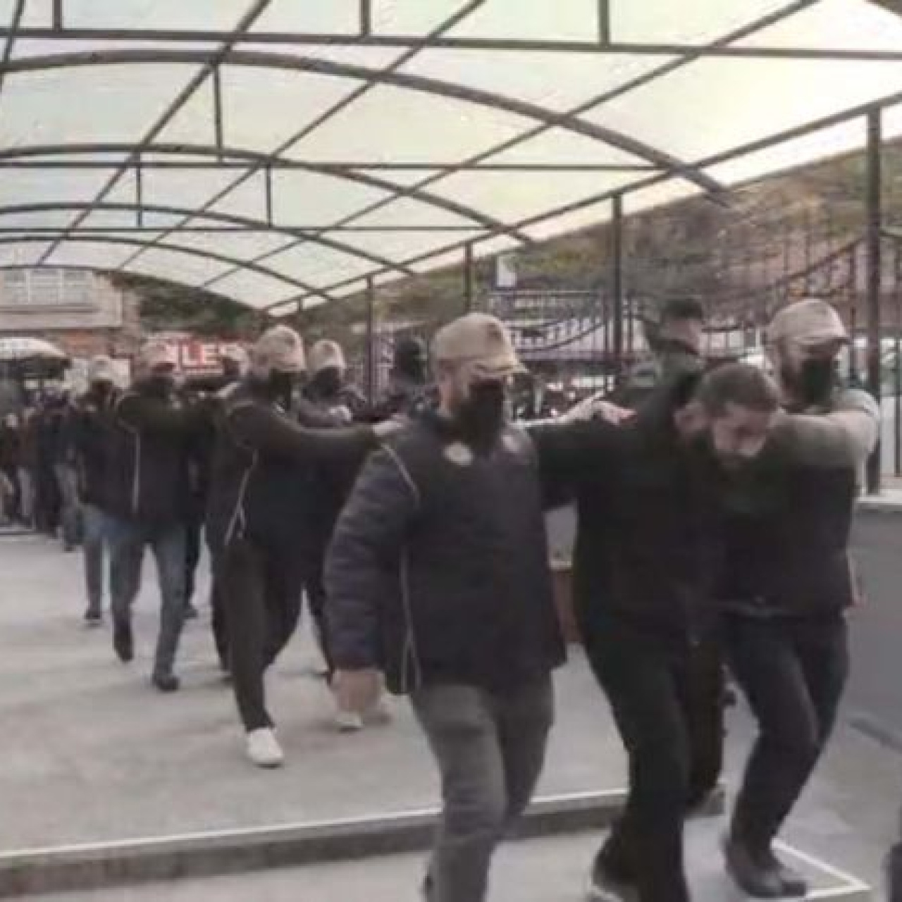 Bakan Yerlikaya açıkladı! Terör örgütü DEAŞ’a 33 ilde operasyon!