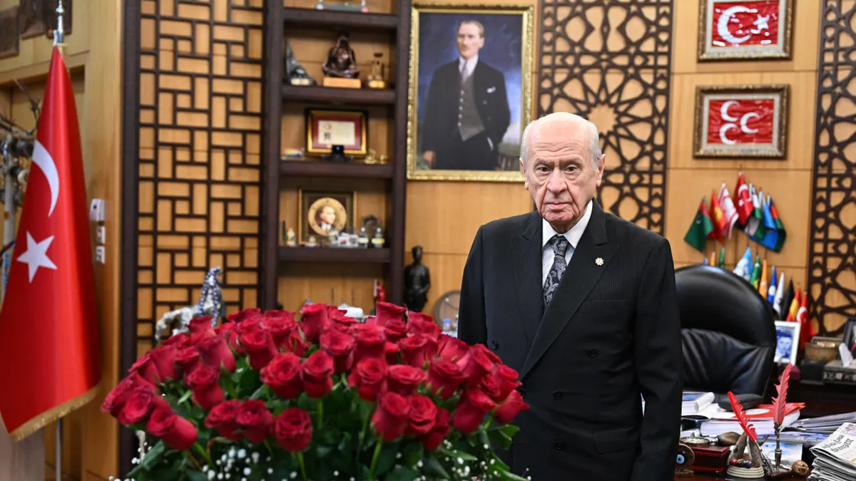 Başkan Erdoğan’dan Bahçeli’ye yeni yıl tebriği! Kırmızı güllerle kutladı