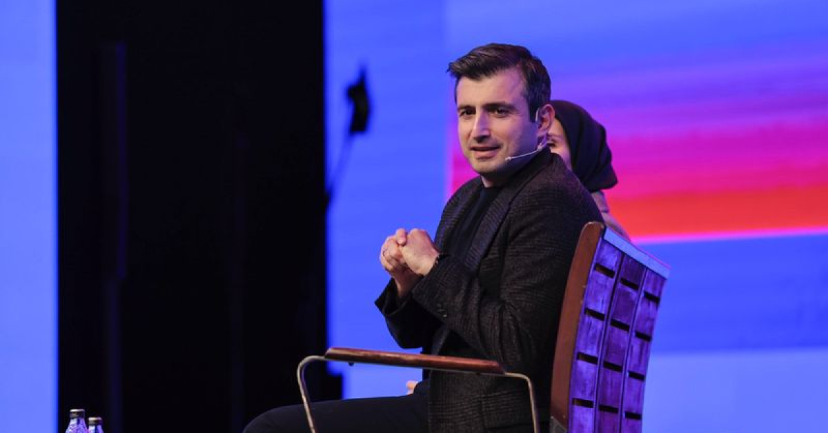 Bayraktar: Geleceğe yürüyebilmek için farklı olmanız gerekiyor