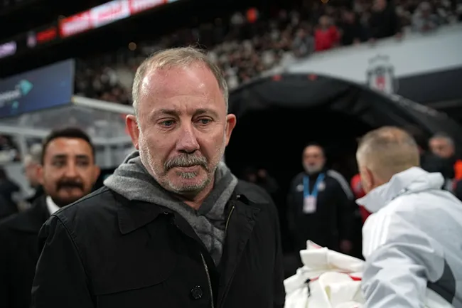 Beşiktaş’ta kritik transfer zirvesi!