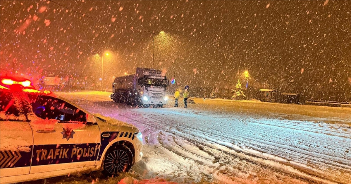 Bolu Dağı’nda ağır tonajlı araçların geçişine izin verilmiyor