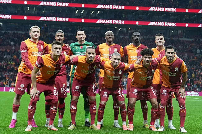 CANLI | Galatasaray’ın konuğu Samsunspor! İlk yarıda 2 gol sesi var…