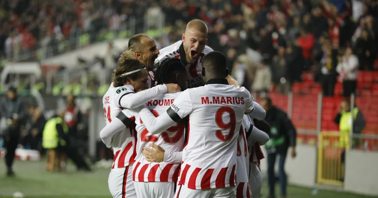 CANLI: Samsunspor – AEK | Karşılaşmada ikinci yarı oynanıyor