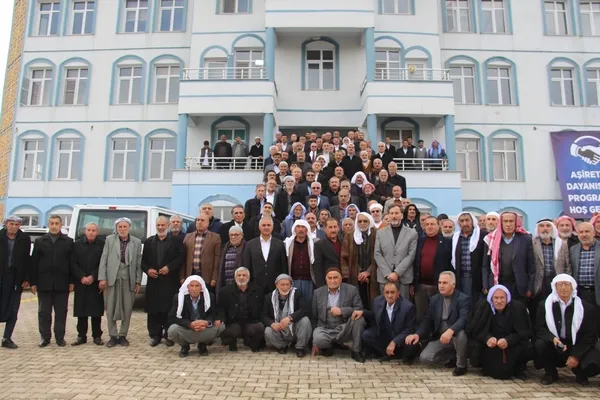 Diyarbakır’da 6 aşiret ve 300 kanaat önderinin katıldığı toplantı yapıldı