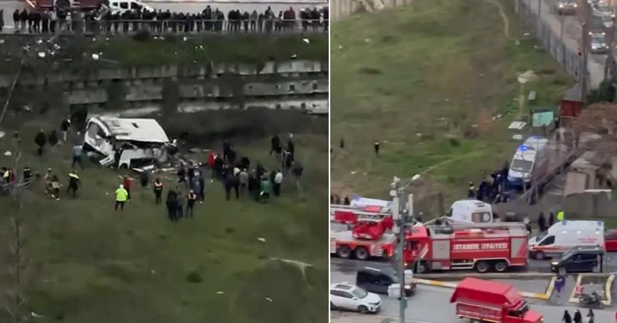 Esenyurt’ta midibüs şarampole yuvarlandı. Ölü ve yaralılar var