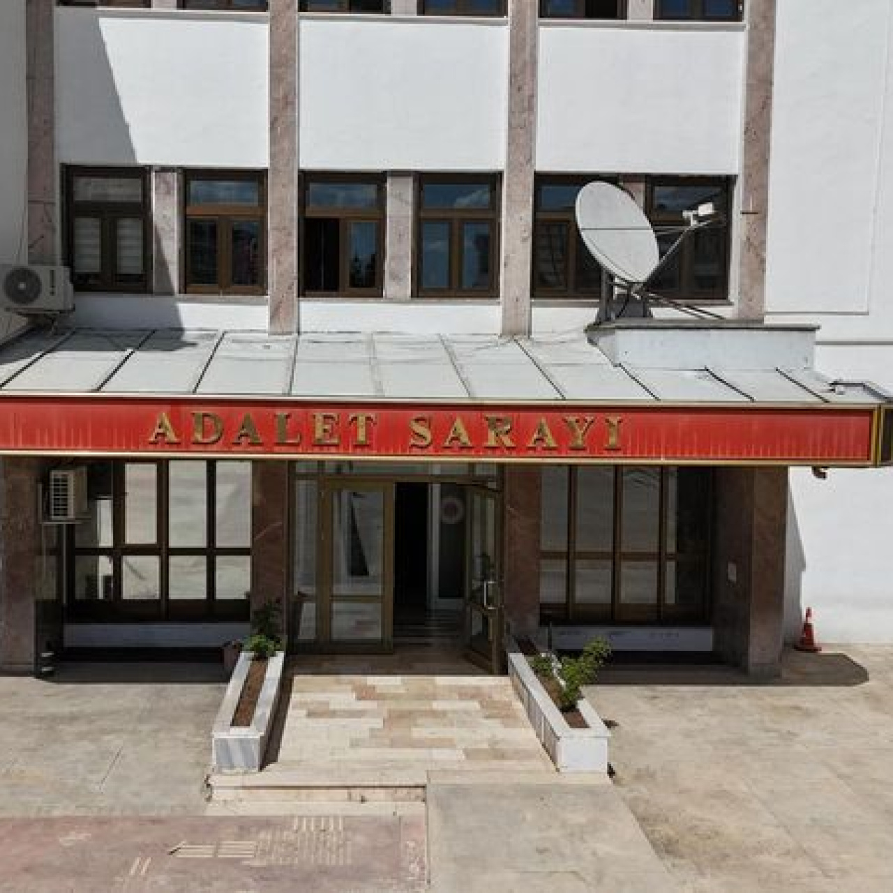 Eşini darbeden koca tutuklandı