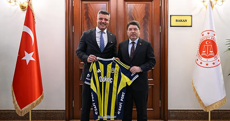 Fenerbahçe’den açıklama: “Standart bir hatıra formasıdır”