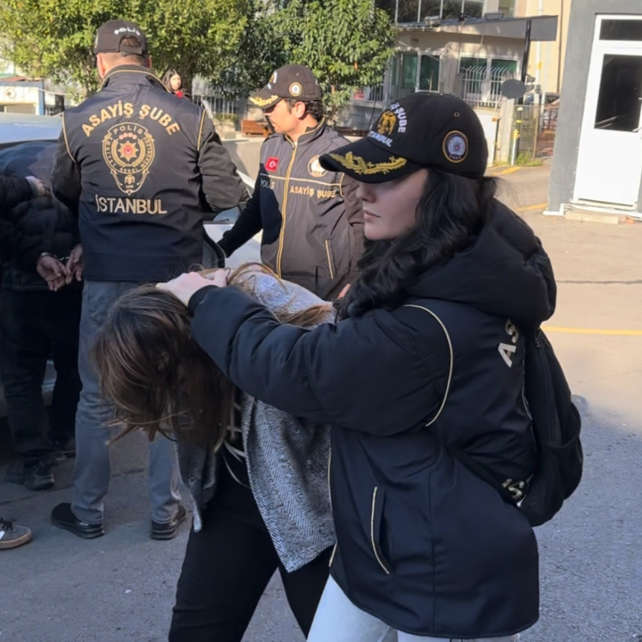 İki kadın tetikçi! İstanbul’da yakalandılar!