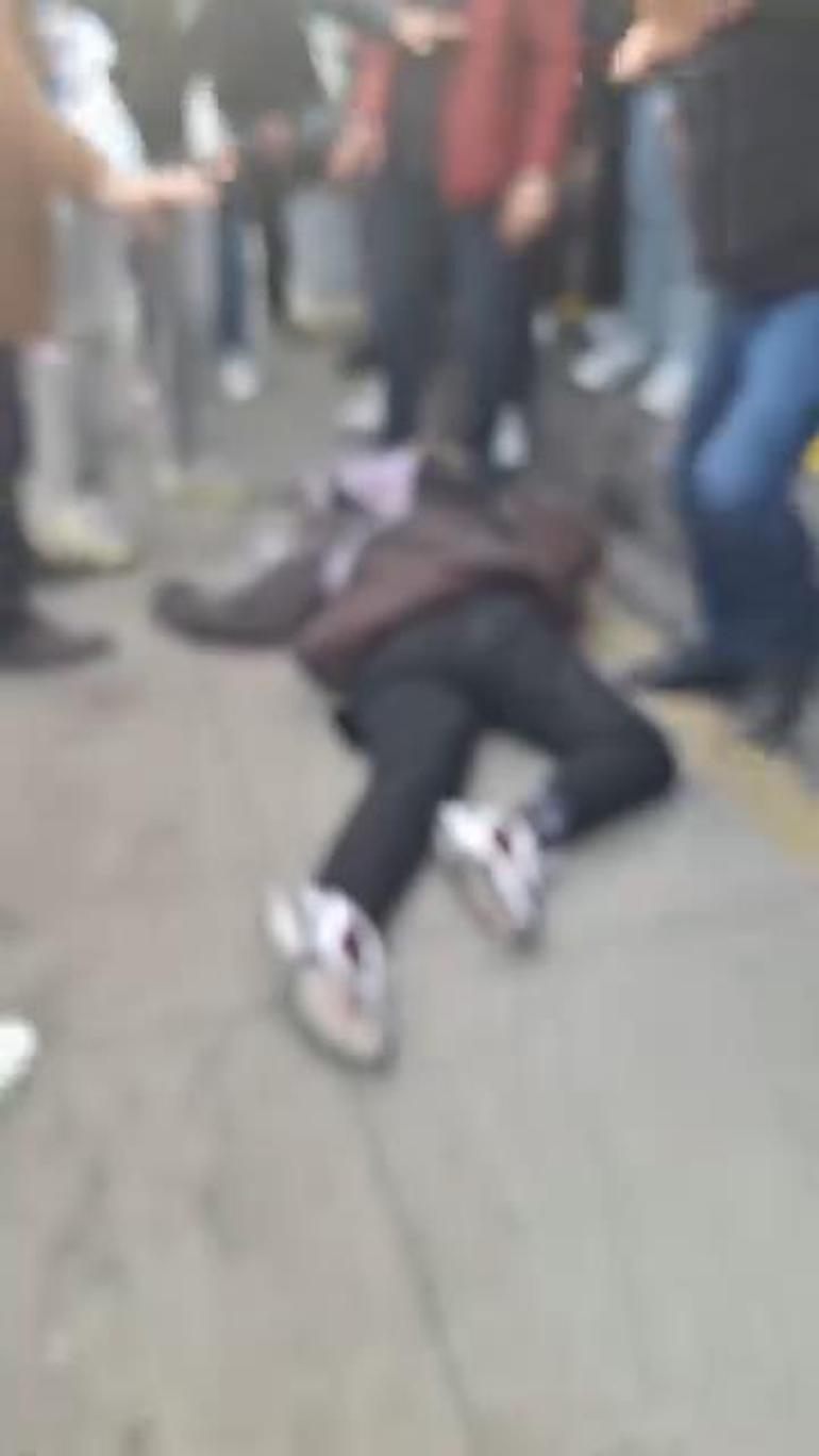 İstanbul – Cevizlibağ’da baygınlık geçirerek düşen 14 yaşındaki kıza metrobüs çarptı