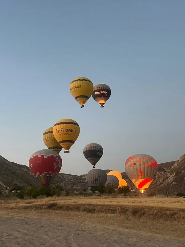 Kapadokya’da balonlar 4 gündür uçamıyor: Turistler üzgün, gözler hava şartlarında