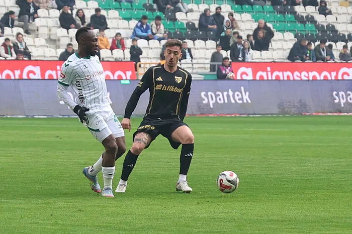 kayserispor-konyada-1-puani-903te-kurtardi-1766237202246.jpeg