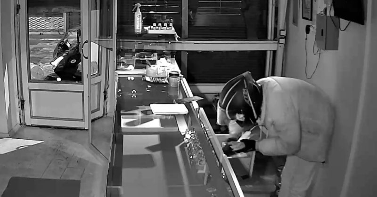 Kuyumcu soyup lüks cip satın aldılar: 3 gözaltı