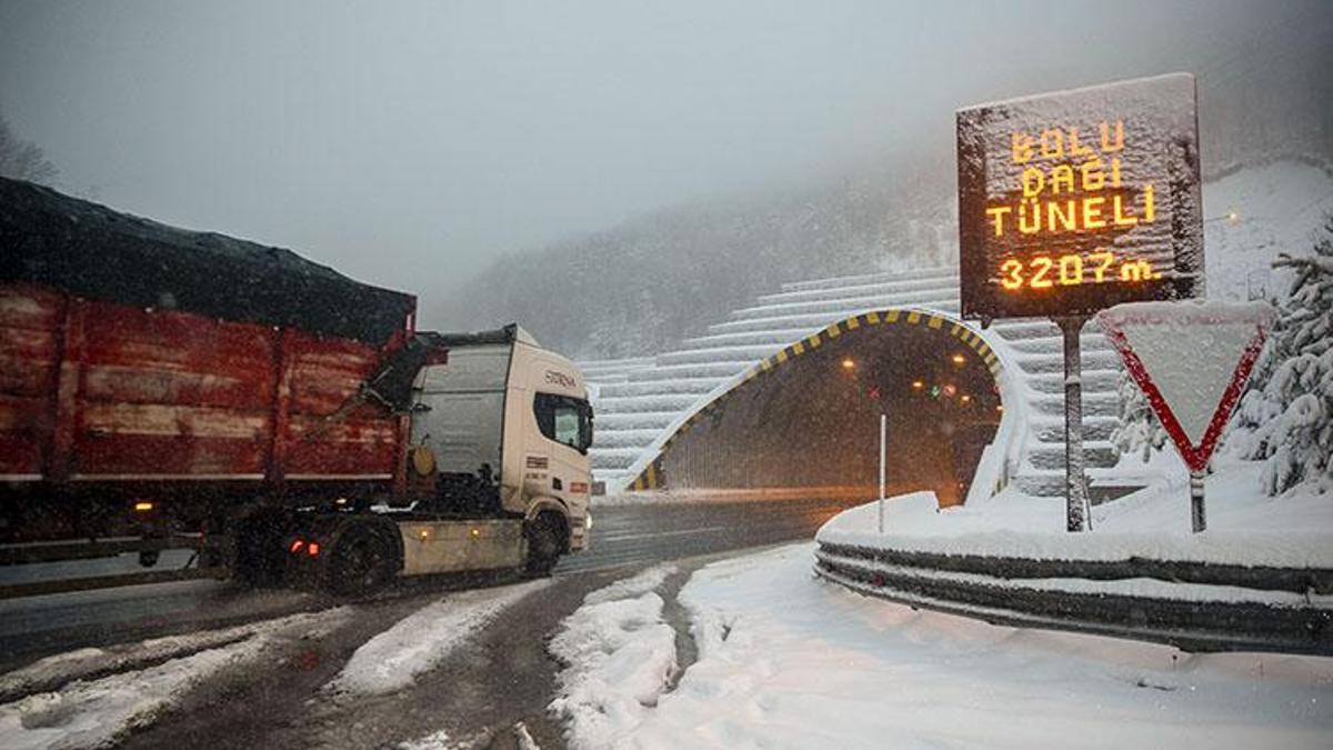 Meteoroloji günlerdir uyarıyordu: Birçok il beyaza büründü! İçişleri Bakanlığı 23 ili uyardı