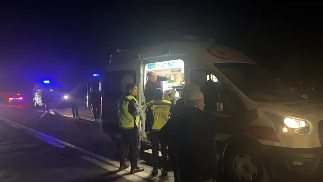 Sakarya’da panelvanla kamyonet çarpıştı! 1 ölü 3 yaralı