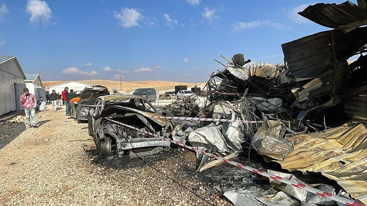 Şanlıurfa’da korku dolu dakikalar: 4 araç kül oldu