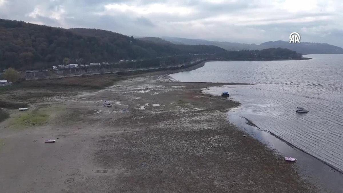Sapanca Gölü’nde kuraklık alarmı!