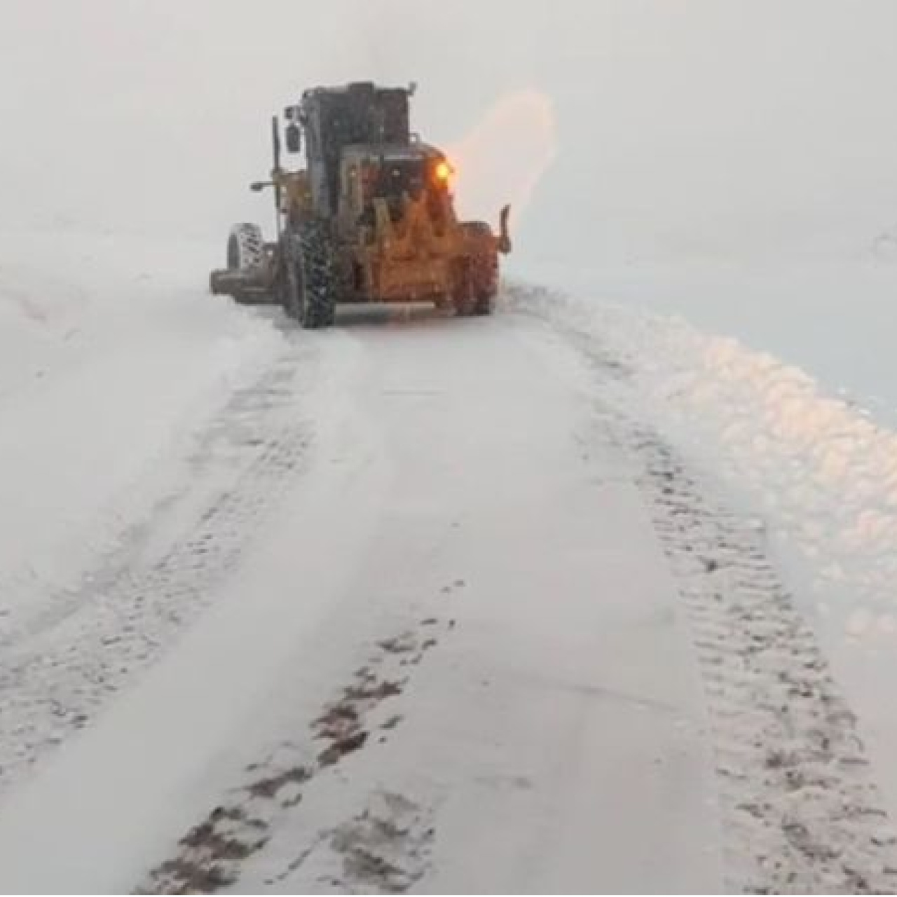 Siirt’te 15 köy yolu ulaşıma kapandı
