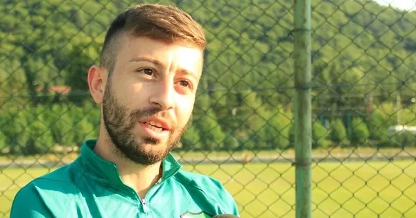 Silahlı saldırıya uğrayan futbolcu hayatını kaybetti