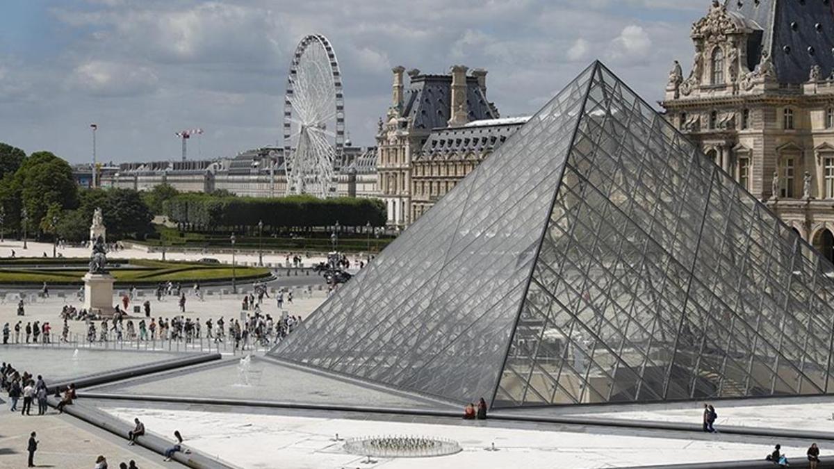 Soyulan Louvre Müzesi’ne demir parmaklık önlemi