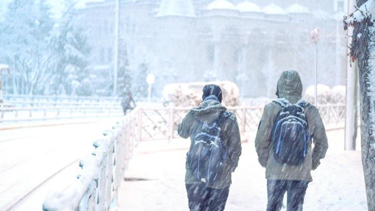 14 OCAK OKULLAR TATİL Mİ? Çarşamba Okul Var Mı? Valiliklerden Kar Tatili Haberi Geldi Mi? İstanbul, Ankara, Tunceli, Malatya, Sivas, Artvin…