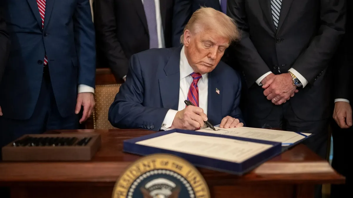 ABD Başkanı Trump Kevin Warsh’ı Fed başkanlığına aday gösterdi