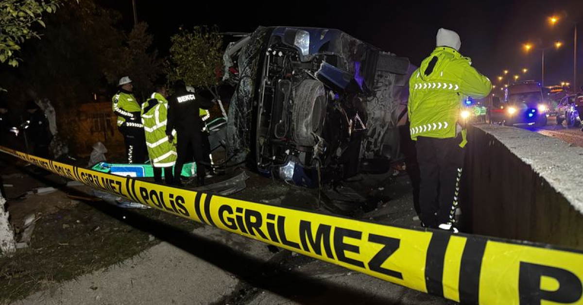 Adana’da otobüs devrildi: 8 yaralı