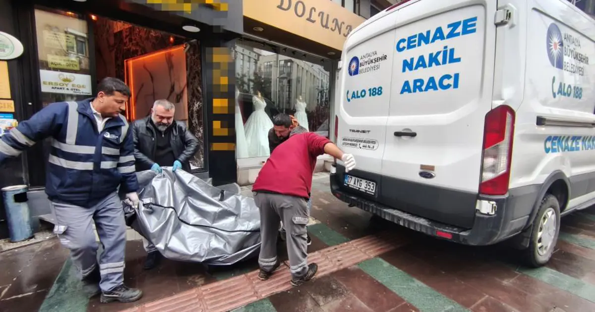 Antalya’da otel odasında şüpheli ölüm